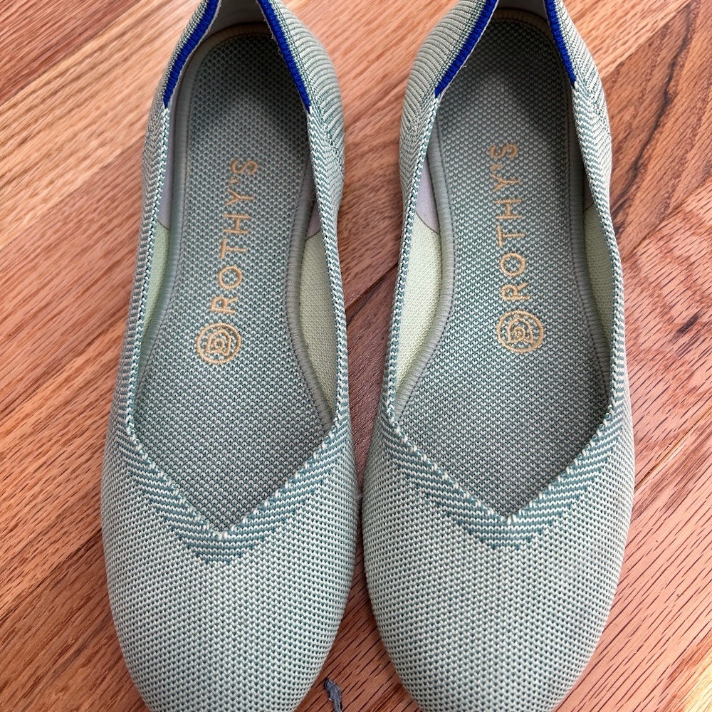 Rothy's Rare and Retired Mint Green Round Toe Flats Stylish Slip-On size 7.5